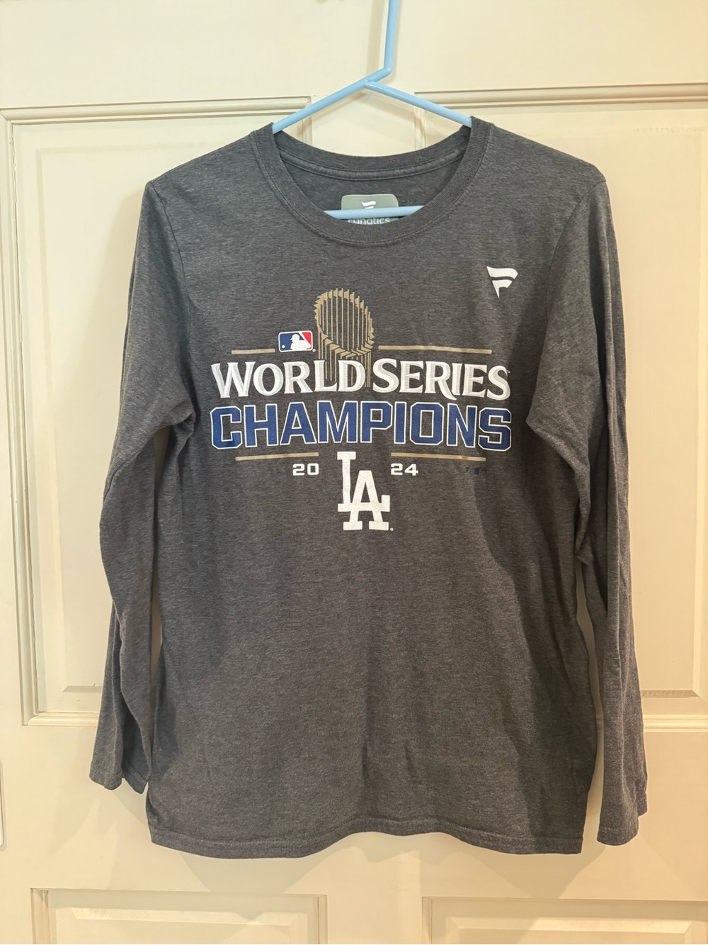 Los Angeles Dodgers boy Gray 'World Series Champions 2024' Kids Long-Sleeve Tee
